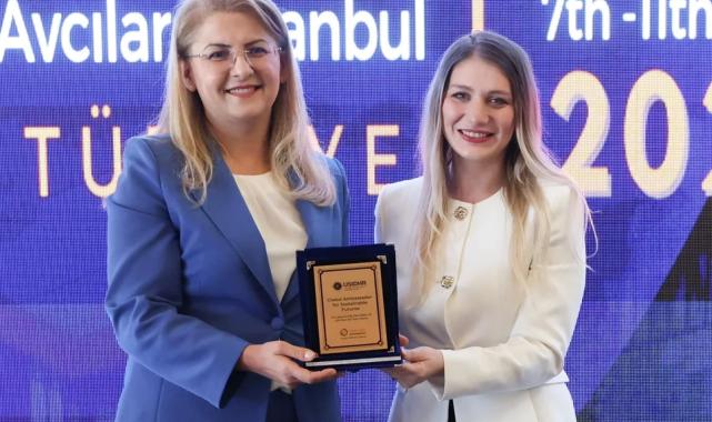 Başkan Ovalıoğlu kadın ve gençlik zirvesinde konuştu