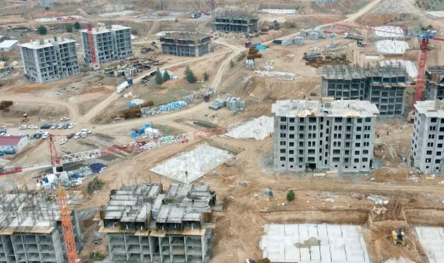 Başkan Sami Er, Akoğuz Kışlası’nda incelemelerde bulundu