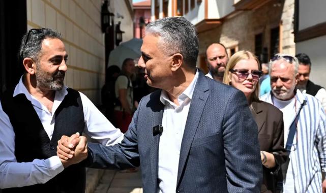 Başkan Uysal, Kaleiçi esnafıyla bir araya geldi