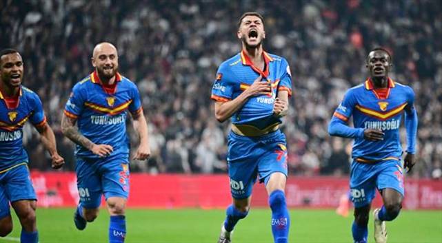 Beşiktaş 1-3 Göztepe (Maç Sonucu) Göztepe kupada yarı finalde!