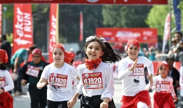 Binlerce çocuktan 23 Nisan’da neşeli adımlar