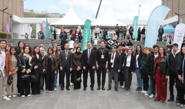 BTÜ Marmara Kariyer Fuarı’nda büyük ilgi gördü