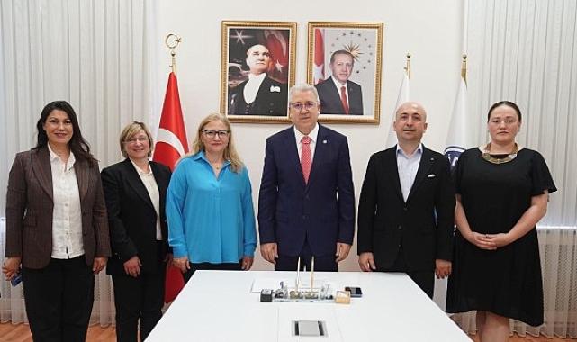 Bu proje ile yaşlılar için yapay zeka destekli iletişim ve bilişsel fonksiyon izleme sistemi geliştirilecek