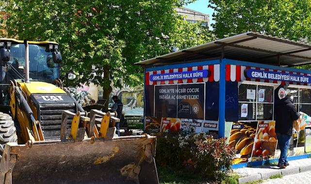 Bursa Gemlik meydanda yaya kaldırımı genişliyor