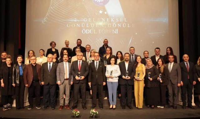 Bursa Kanserle Savaş Derneği’nden anlamlı ödül gecesi