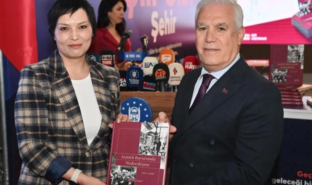 Bursa kent belleğine yeni bir kaynak daha… Atatürk Bursa’sında Modernleşme…