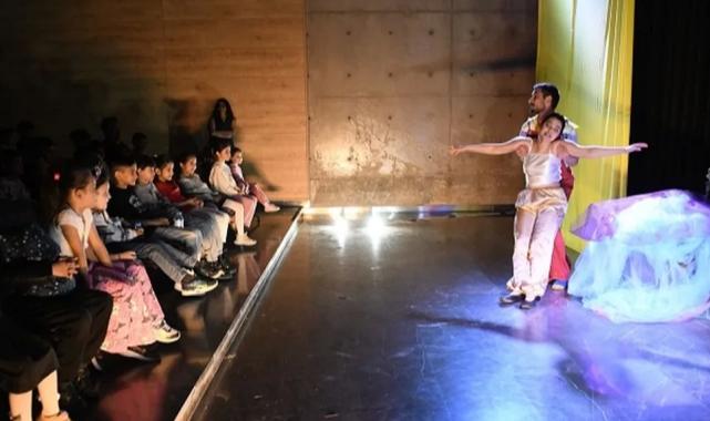 Bursa Osmangazi Belediyesi’nden çocuklara tiyatro şöleni