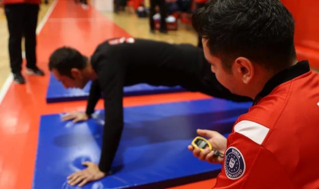 Bursa’da itfaiye eri olabilmek için ter döktüler