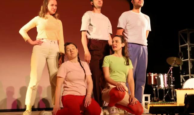 Bursa’da tiyatro perdesi çocuk ve gençler için açıldı