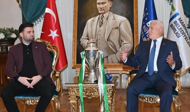 Bursaspor Başkanı Enes Çelik’ten Başkan Bozbey’e teşekkür ziyareti