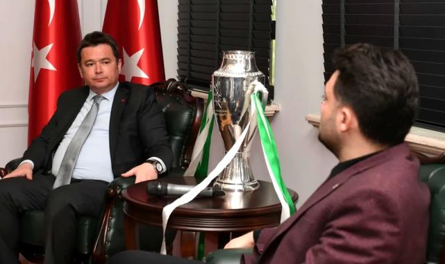 Bursaspor’un şampiyonluk kupası Osmangazi Belediyesi’nde