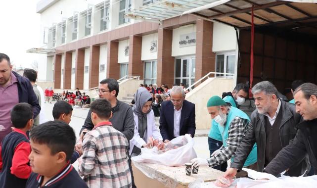 Cansuyu Derneği okullarda öğrencilerle bir araya geliyor