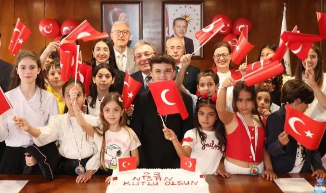 DEÜ’de yönetim çocuklardaydı