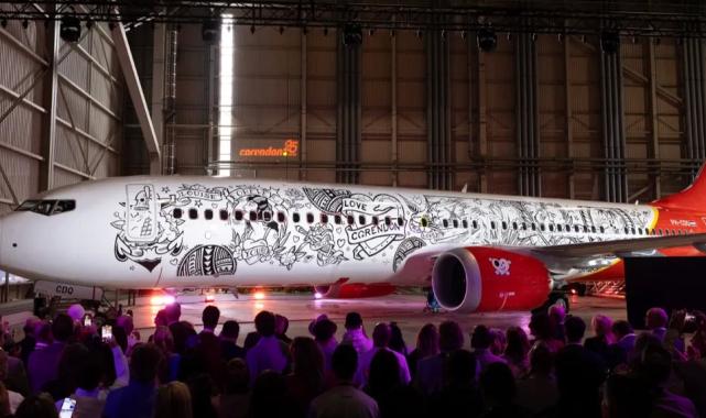 Dünyanın tamamen dövme tasarımlı ilk uçağı havalandı  