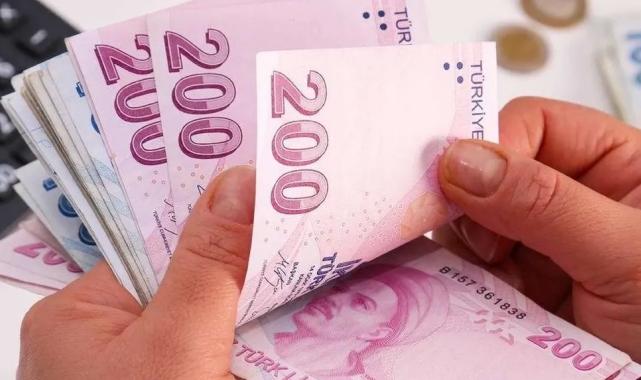 Emeklinin bayram ikramiyesinin farkları yatırılıyor