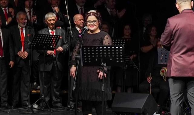 İzmir Gaziemir Belediyesi korosu türkülerle yüreklere dokundu