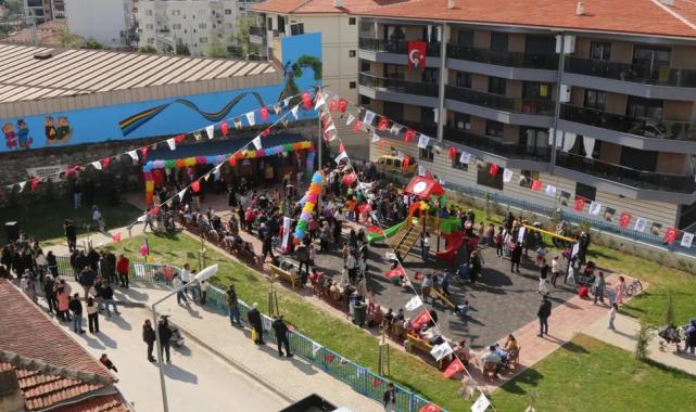 İzmir Selçuk’ta her mahalleye kütüphane projesi büyüyor