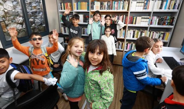 İzmir’de Efes Selçuk’ta çocuklar ve aileler yalnız değil