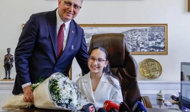 İzmir’de emanet koltuktan çevreye ‘Derin’ mesaj