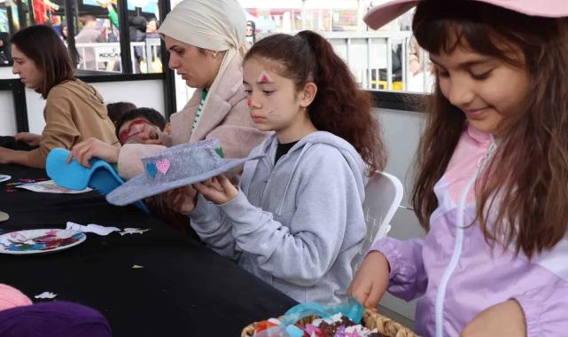 KO-MEK’te 23 Nisan coşkusu renkli şapkalara yansıdı