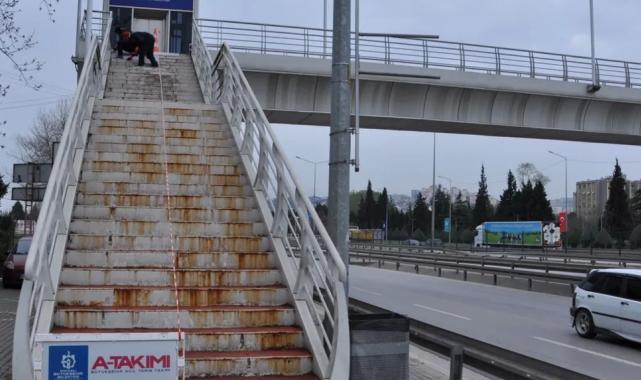 Kocaeli A Takımı üst geçitlere el attı