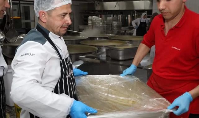 Kocaeli Büyükşehir’in Afet Tırı, İstanbulluların yanında