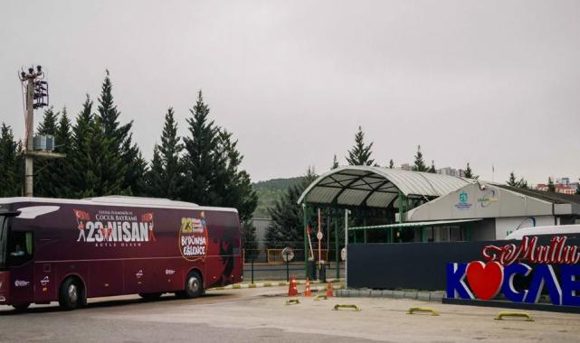 Kocaeli’de otobüs ve tramvaylar 23 Nisan’a özel giydirildi