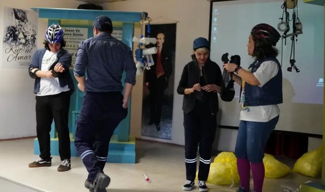 Kocaeli’de ‘Sürdür Abi’ hem eğlendiriyor, hem öğretiyor