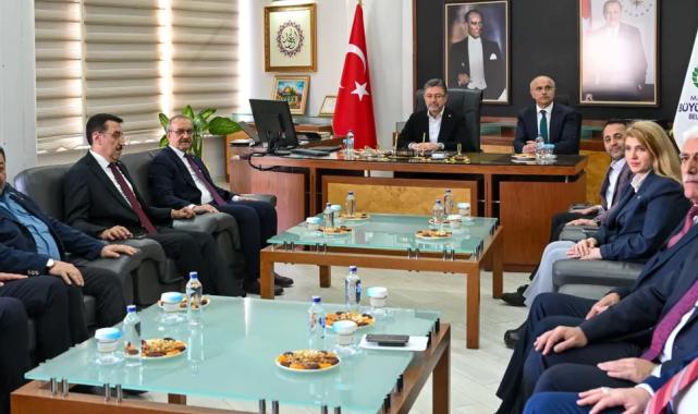 Malatya’da zirai don mağduriyeti! Bakan Yumaklı’dan ilk ziyaret