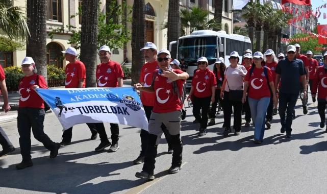 Manisa’da mesir coşkusu doğaya taşındı