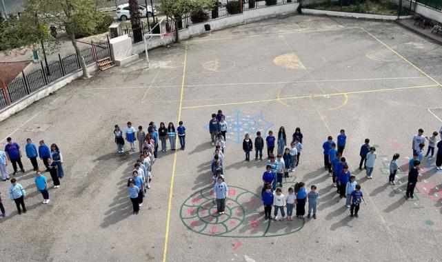 Manisalı öğrencilerden otizm farkındalığı