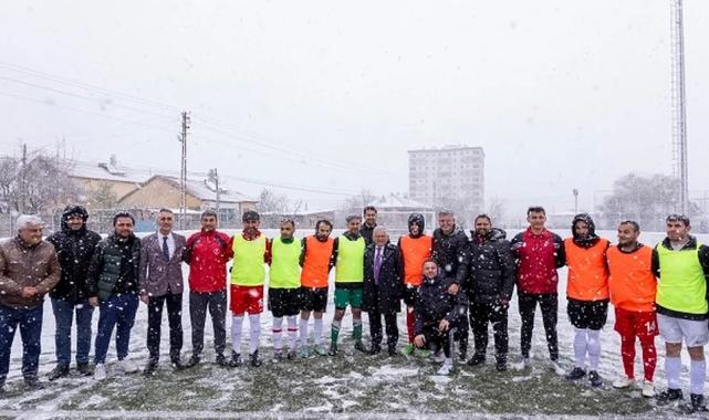 Memduh Büyükkılıç’tan görme engelli milli takıma ziyaret