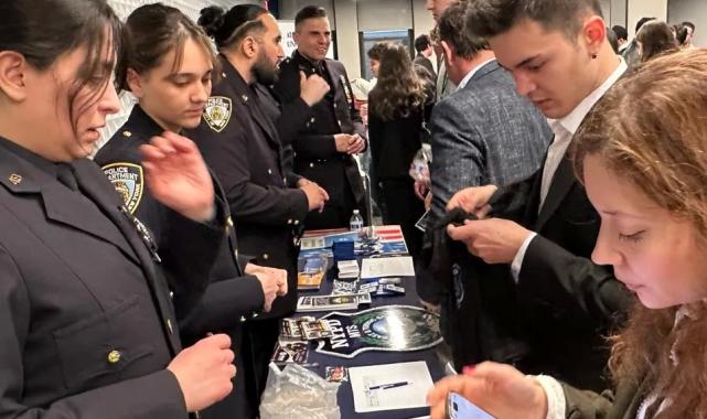 New York’ta Türk öğrencilerden kariyer fuarı