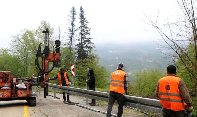 Sakarya Taşyatak’ta çelik bariyer montajı tamam