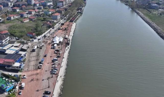 Sakarya’da nehrin denizle buluştuğu noktada çalışmalar tam gaz