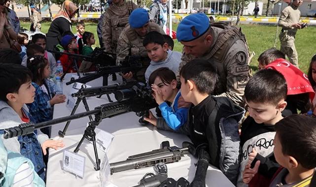Sivas Jandarma Komutanlığı kapılarını çocuklar için açtı