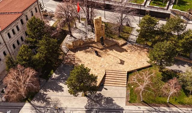 Sivas’ta Atatürk Anıtı’na çevre düzenlemesi
