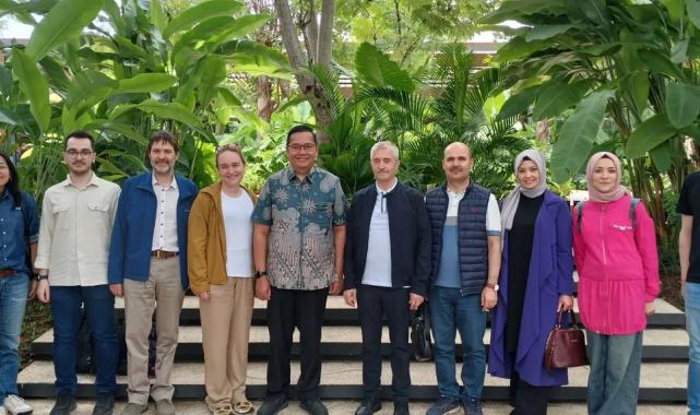 Türkiye’den kapsayıcı atık yönetimine Endonezya’da yerinde inceleme