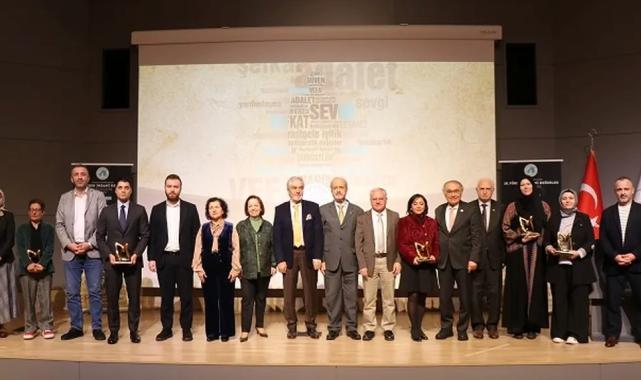 Üsküdar Üniversitesi “10. Yüksek İnsanî Değerler Ödülleri”   sahiplerini buldu!