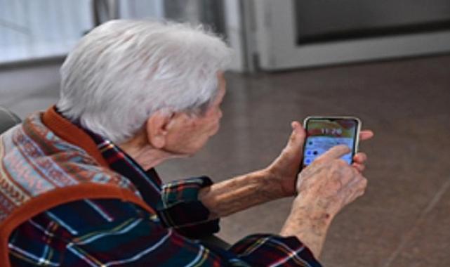 Artık dünya parmaklarının ucunda