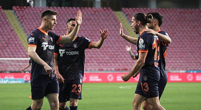 Atakaş Hatayspor 2-4 RAMS Başakşehir (Maç Sonucu)