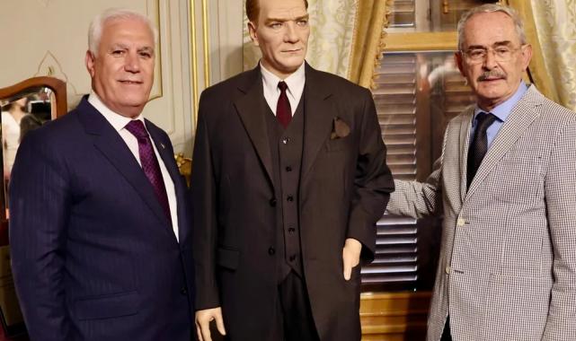 Atatürk’ün balmumu heykeli, Bursa Hünkâr Köşkü’nde