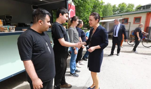 Başkan Sengel, Efes Selçuk’un engelsiz gençleriyle