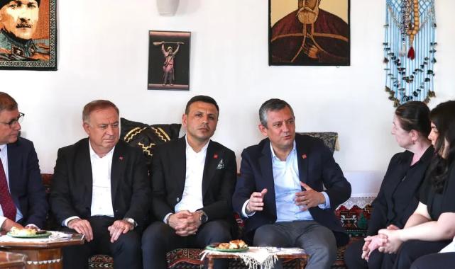 Başkan Tugay, İstanbul’da Özgür Özel’le buluştu