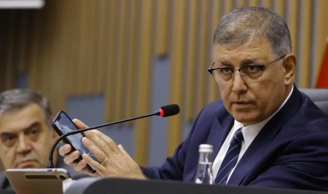 Başkan Tugay: Yetkiyi merkeze toplamak tarihi hata!