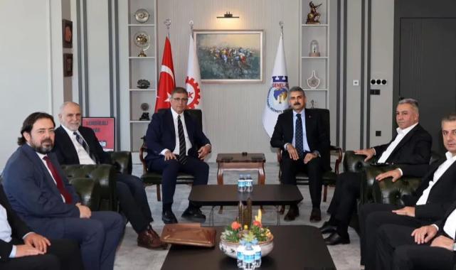 Başkan Tugay’dan Ankara’da sendikalara ziyaret