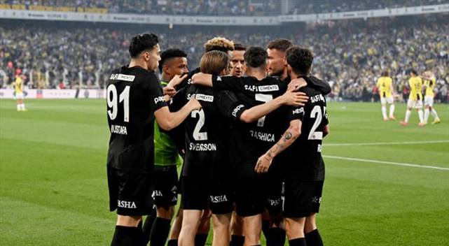 Fenerbahçe 0-1 Beşiktaş (Maç Sonucu) Kartal Kadıköy’de Fener’i yıktı!