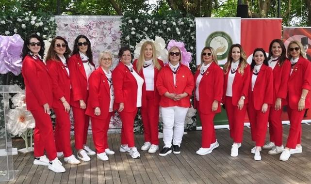 Bursa annelerden Anneler Günü defilesi