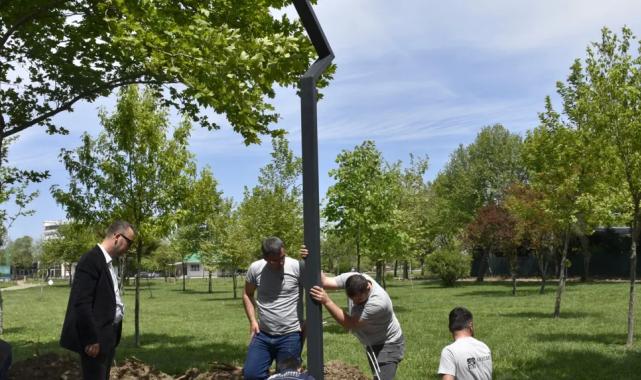 Bursa Karacabey’de Atatürk Kültür Parkı’na modern aydınlatma