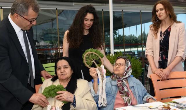 Bursa Osmangazi’de alzheimer hastaları için Anneler Günü kutlaması